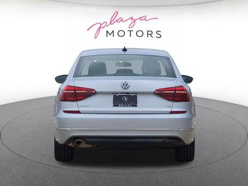 Reflex Silver Metallic 2017 Volkswagen Passat 1.8T R-Line