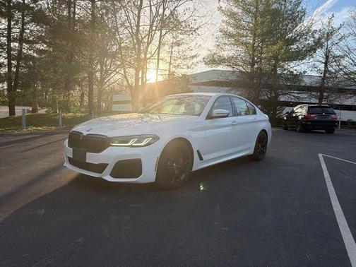 Alpine White 2023 BMW 540 i xDrive