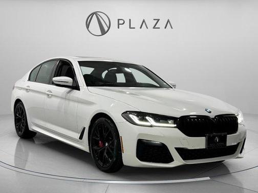 Alpine White 2023 BMW 540 i xDrive