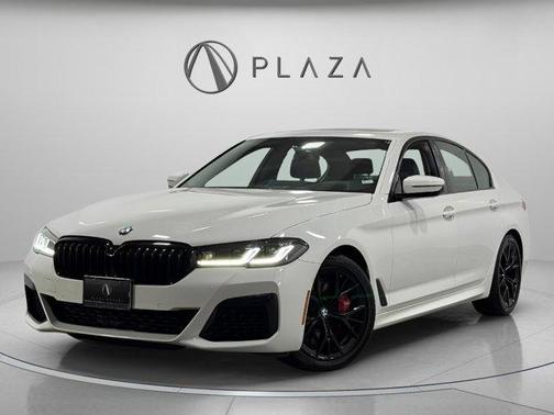 Alpine White 2023 BMW 540 i xDrive
