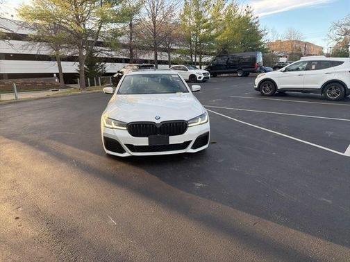 Alpine White 2023 BMW 540 i xDrive