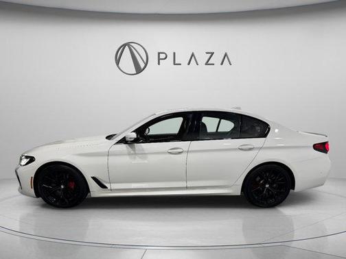 Alpine White 2023 BMW 540 i xDrive