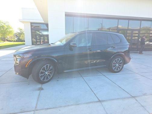 Black Sapphire Metallic 2024 BMW X5 xDrive40i