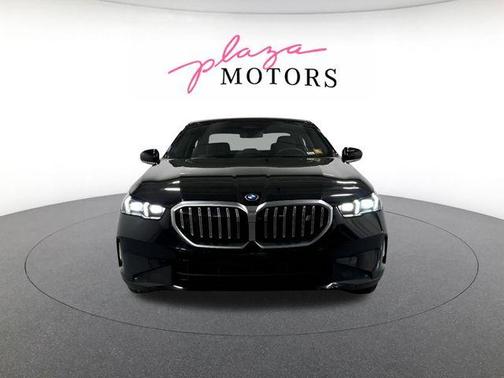 Black Sapphire Metallic 2025 BMW i5 xDrive40
