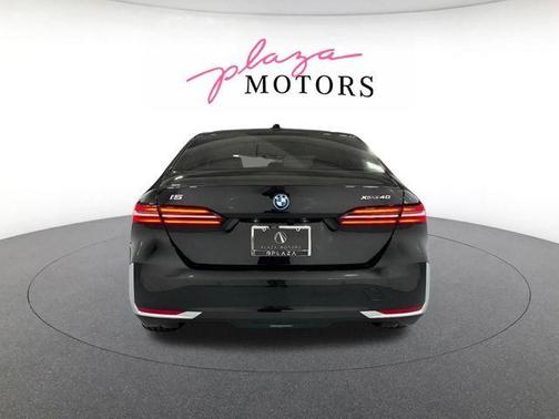 Black Sapphire Metallic 2025 BMW i5 xDrive40