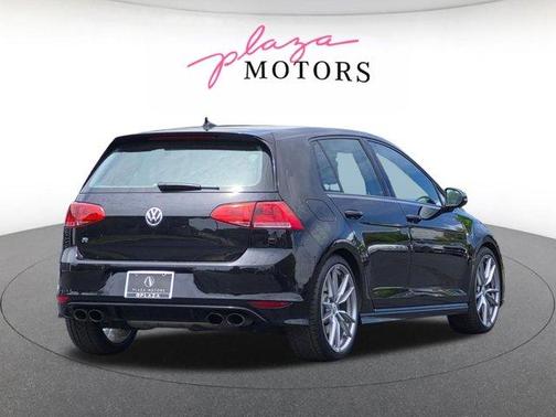Deep Black Pearl Effect 2017 Volkswagen Golf R 4-Door