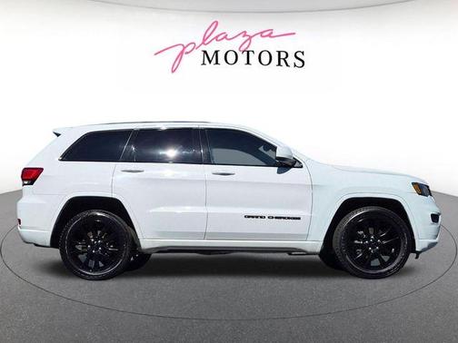 Bright White Clearcoat 2018 Jeep Grand Cherokee Altitude