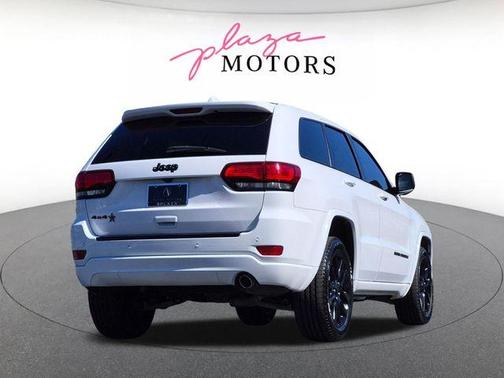 Bright White Clearcoat 2018 Jeep Grand Cherokee Altitude