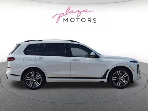 Alpine White 2026 BMW X7 xDrive40i