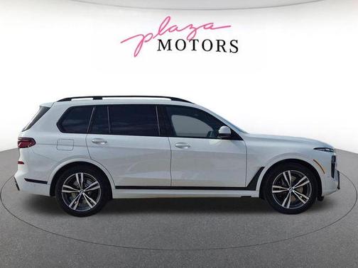 Alpine White 2026 BMW X7 xDrive40i