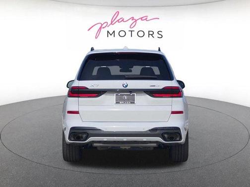 Alpine White 2026 BMW X7 xDrive40i
