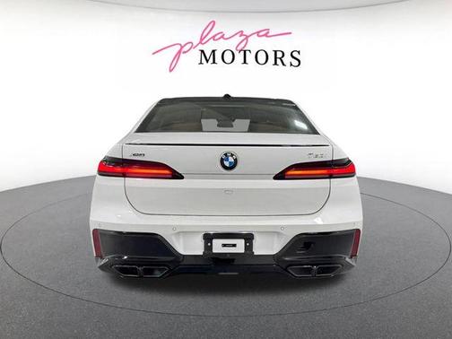 Mineral White Metallic 2026 BMW 760 760i xDrive