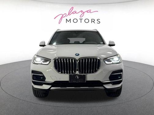 Alpine White 2023 BMW X5 PHEV xDrive45e