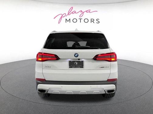 Alpine White 2023 BMW X5 PHEV xDrive45e