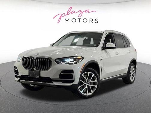 Alpine White 2023 BMW X5 PHEV xDrive45e