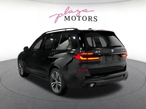 Black Sapphire Metallic 2026 BMW X7 xDrive40i