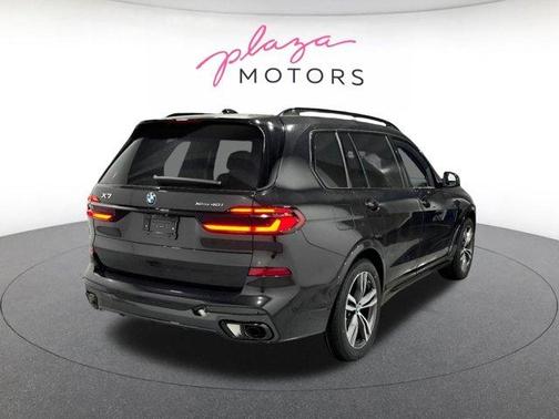 Black Sapphire Metallic 2026 BMW X7 xDrive40i