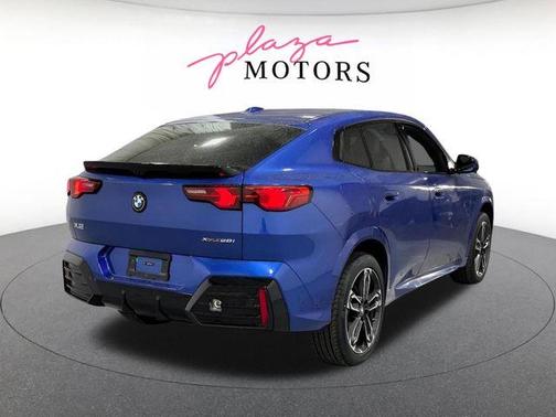 Portimao Blue Metallic 2026 BMW X2 xDrive28i