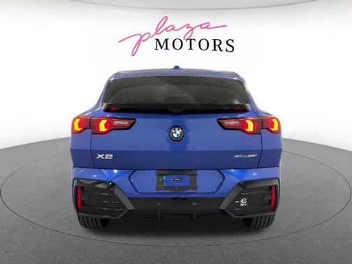 Portimao Blue Metallic 2026 BMW X2 xDrive28i
