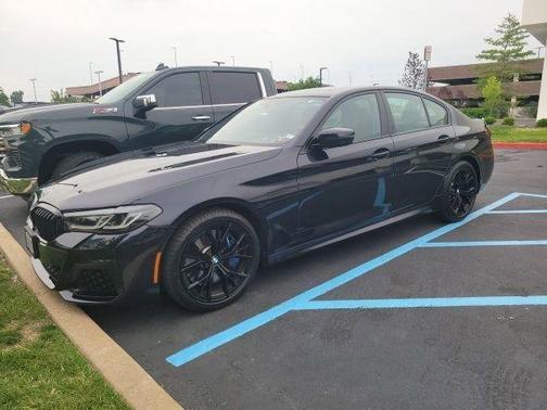 Carbon Black Metallic 2023 BMW 540 i xDrive