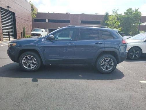 Blue Shade Pearlcoat 2019 Jeep Cherokee Trailhawk
