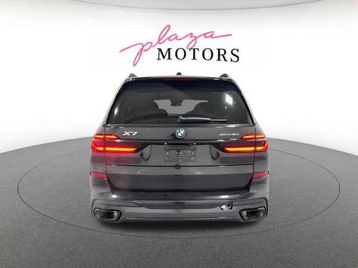 Black Sapphire Metallic 2026 BMW X7 xDrive40i