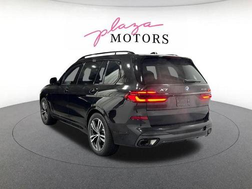 Black Sapphire Metallic 2026 BMW X7 xDrive40i