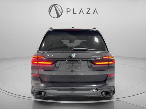 Black Sapphire Metallic 2026 BMW X7 xDrive40i