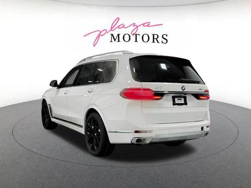 Alpine White 2026 BMW X7 xDrive40i