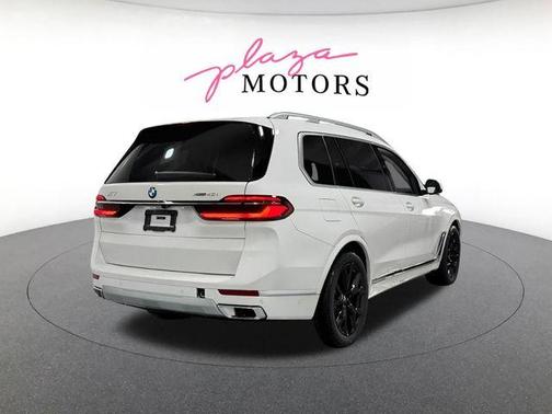 Alpine White 2026 BMW X7 xDrive40i