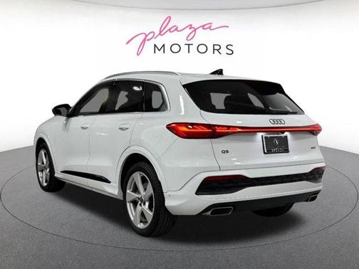 Glacier White Metallic 2025 Audi Q5 2.0T quattro Premium