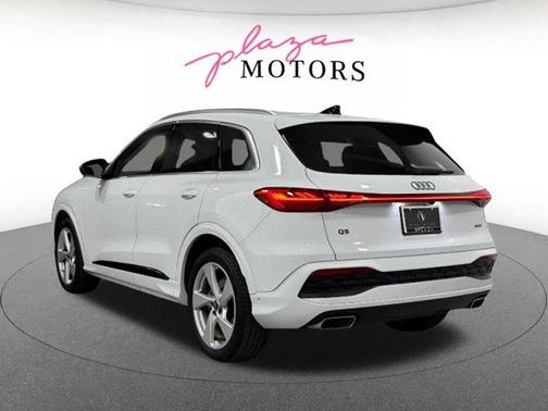 Glacier White Metallic 2025 Audi Q5 2.0T quattro Premium