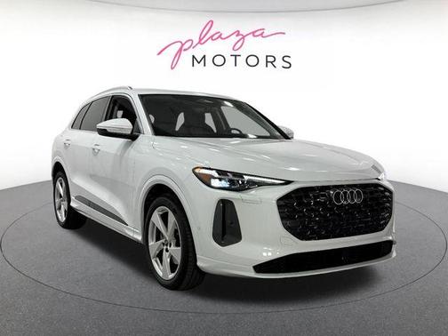 Glacier White Metallic 2025 Audi Q5 2.0T quattro Premium
