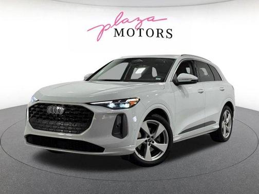 Glacier White Metallic 2025 Audi Q5 2.0T quattro Premium