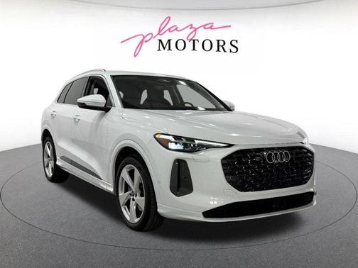 Glacier White Metallic 2025 Audi Q5 2.0T quattro Premium
