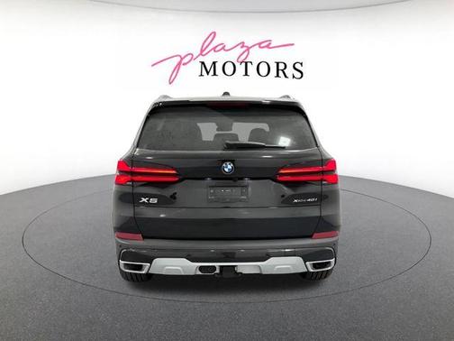 Black Sapphire Metallic 2026 BMW X5 xDrive40i
