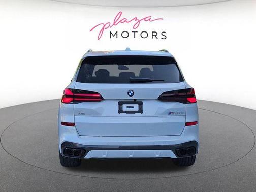 Mineral White Metallic 2026 BMW X5 M60i