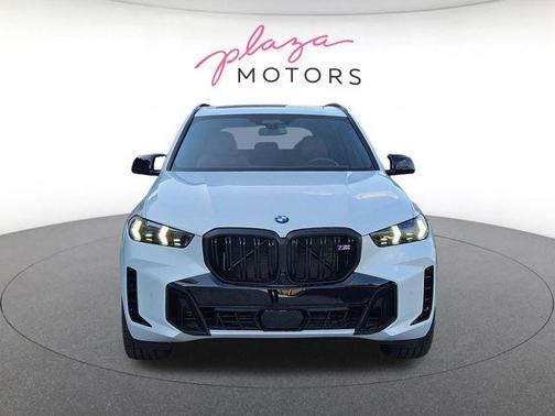 Mineral White Metallic 2026 BMW X5 M60i