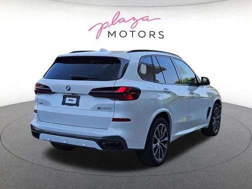 Mineral White Metallic 2026 BMW X5 M60i