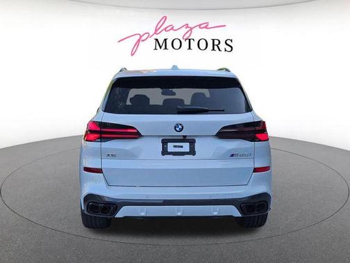 Mineral White Metallic 2026 BMW X5 M60i