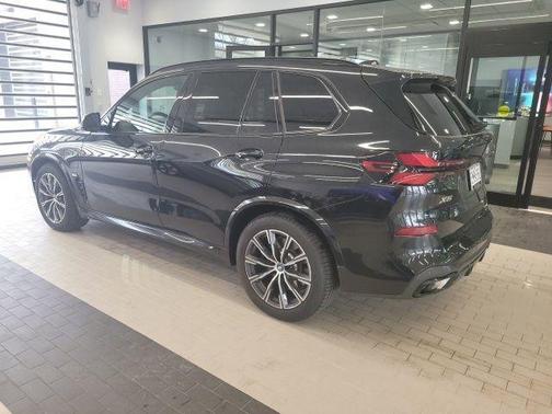 Black Sapphire Metallic 2025 BMW X5 PHEV xDrive50e