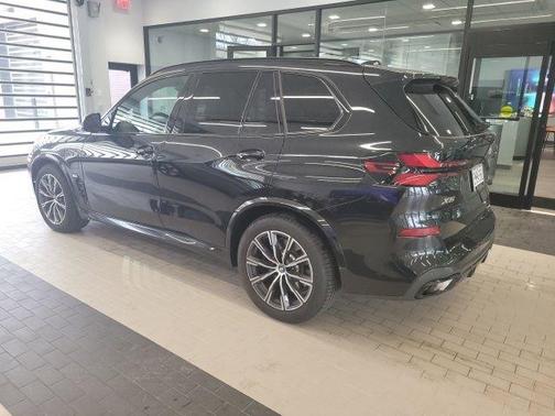 Black Sapphire Metallic 2025 BMW X5 PHEV xDrive50e