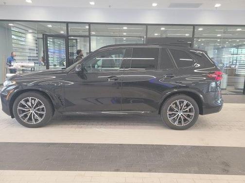 Black Sapphire Metallic 2025 BMW X5 PHEV xDrive50e