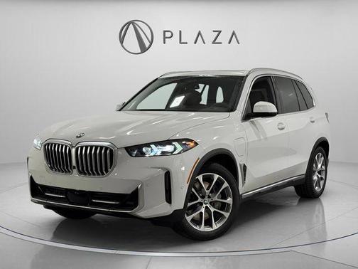 Alpine White 2026 BMW X5 PHEV xDrive50e