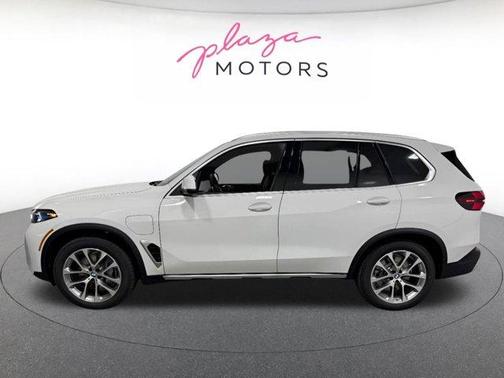 Alpine White 2026 BMW X5 PHEV xDrive50e