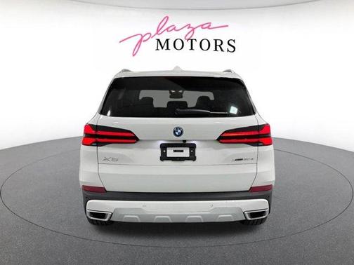 Alpine White 2026 BMW X5 PHEV xDrive50e