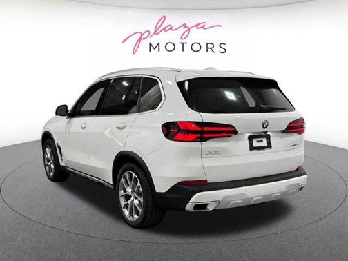 Alpine White 2026 BMW X5 PHEV xDrive50e