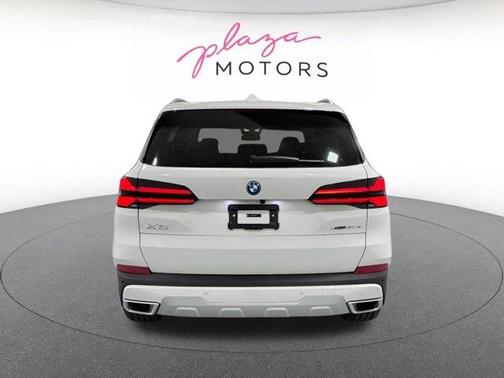 Alpine White 2026 BMW X5 PHEV xDrive50e