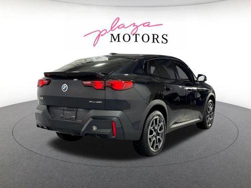 Black Sapphire Metallic 2026 BMW X2 xDrive28i