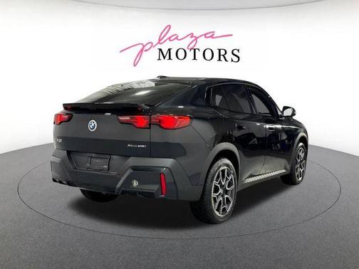 Black Sapphire Metallic 2026 BMW X2 xDrive28i